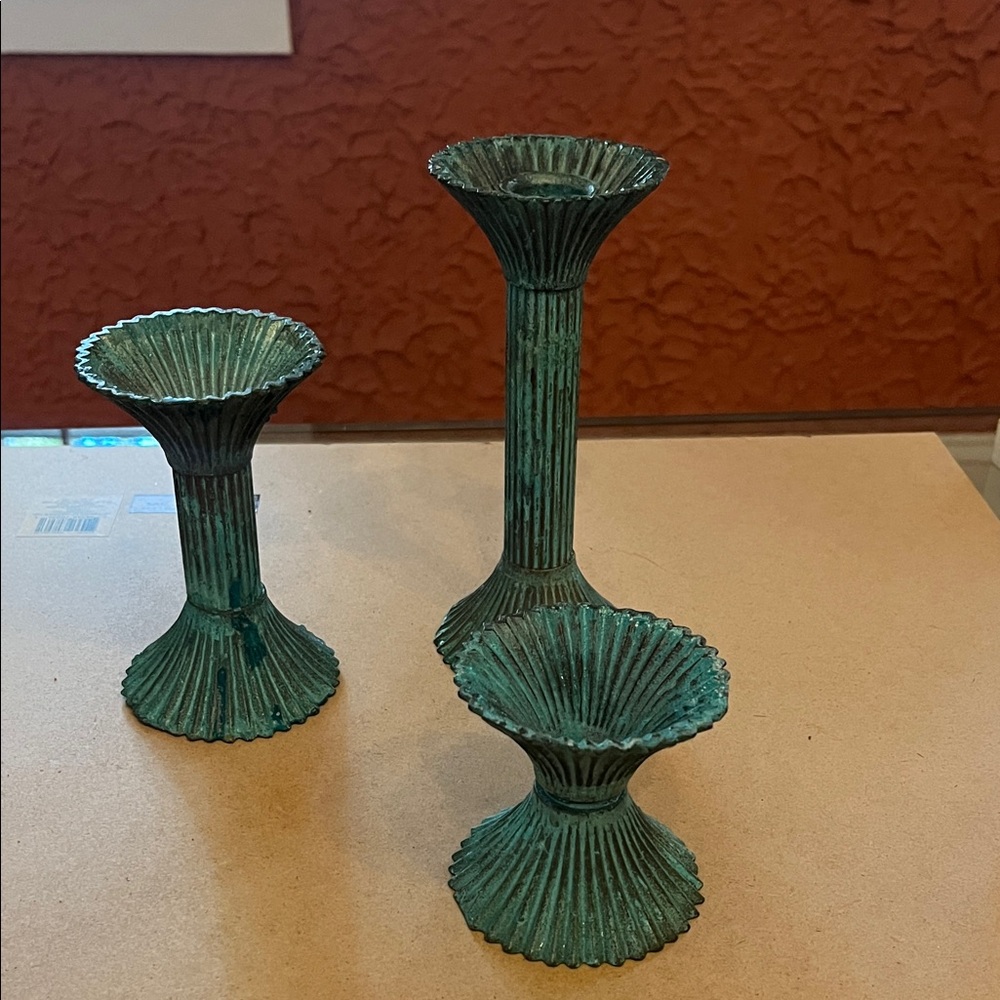 Elegant Green Fluted Candle Holder Set